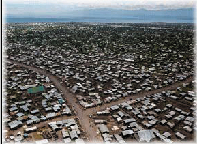 Goma, Shantytown between Lake Kivu and the Volcano, Nyriagongo